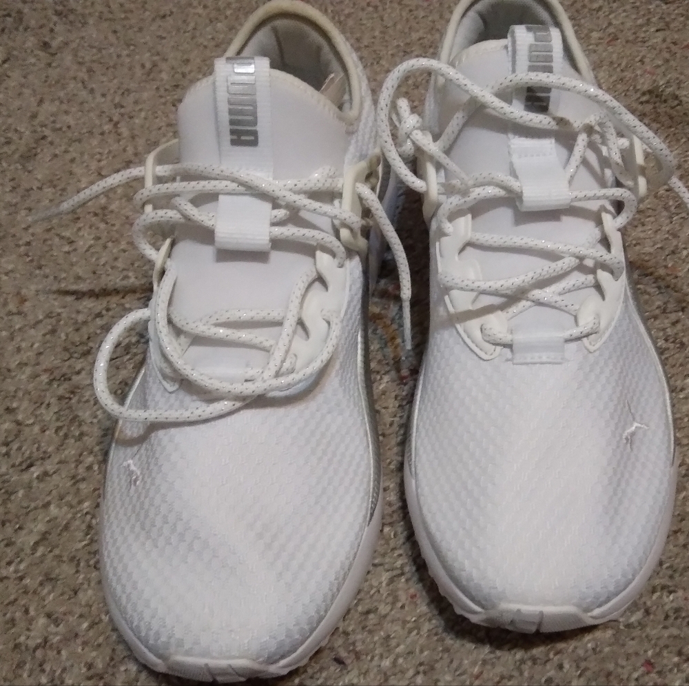 White Puma sneaker